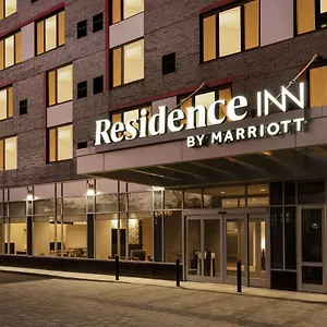 Hotel By Marriott Jfk Airport ***